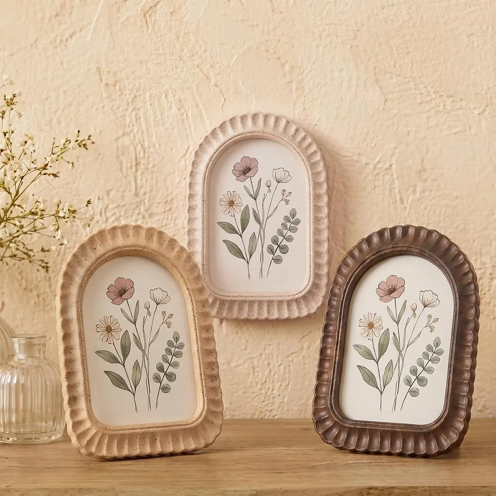 AceOrbit Petal Arched Scalloped Picture Frames, Set of 3